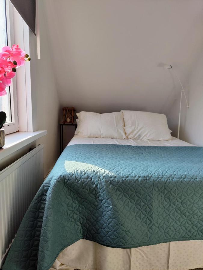The Diesel Bed And Breakfast รอตเตอร์ดัม ภายนอก รูปภาพ