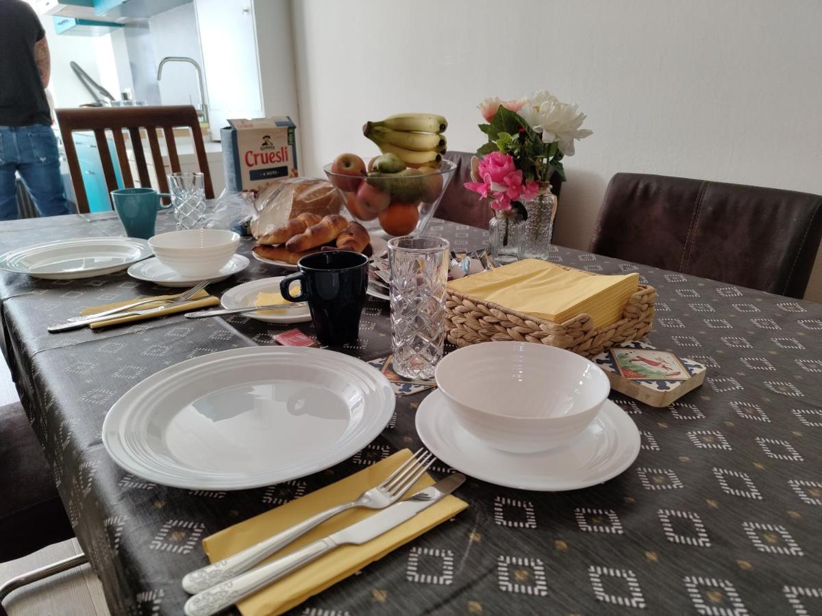 The Diesel Bed And Breakfast รอตเตอร์ดัม ภายนอก รูปภาพ