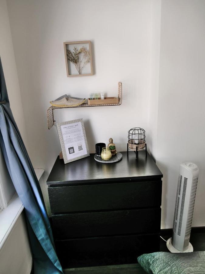 The Diesel Bed And Breakfast รอตเตอร์ดัม ภายนอก รูปภาพ