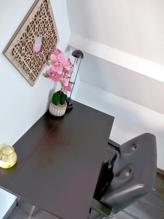The Diesel Bed And Breakfast รอตเตอร์ดัม ภายนอก รูปภาพ